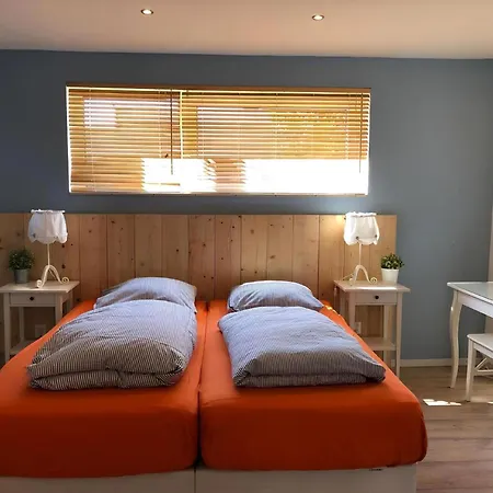 Schoenes Ferienhaus Strandopgang In Julianadorp Holiday home